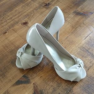 Fioni Nude size 7 Heels